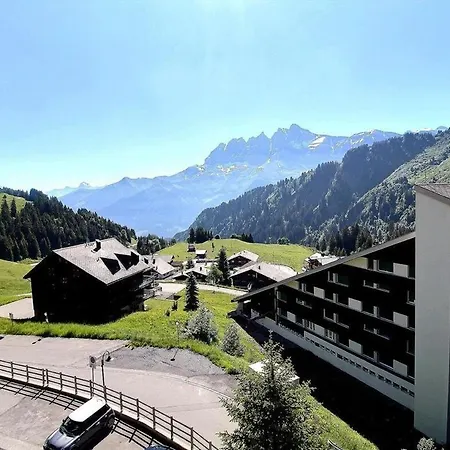 Ski-in-out 2 Bedrooms *